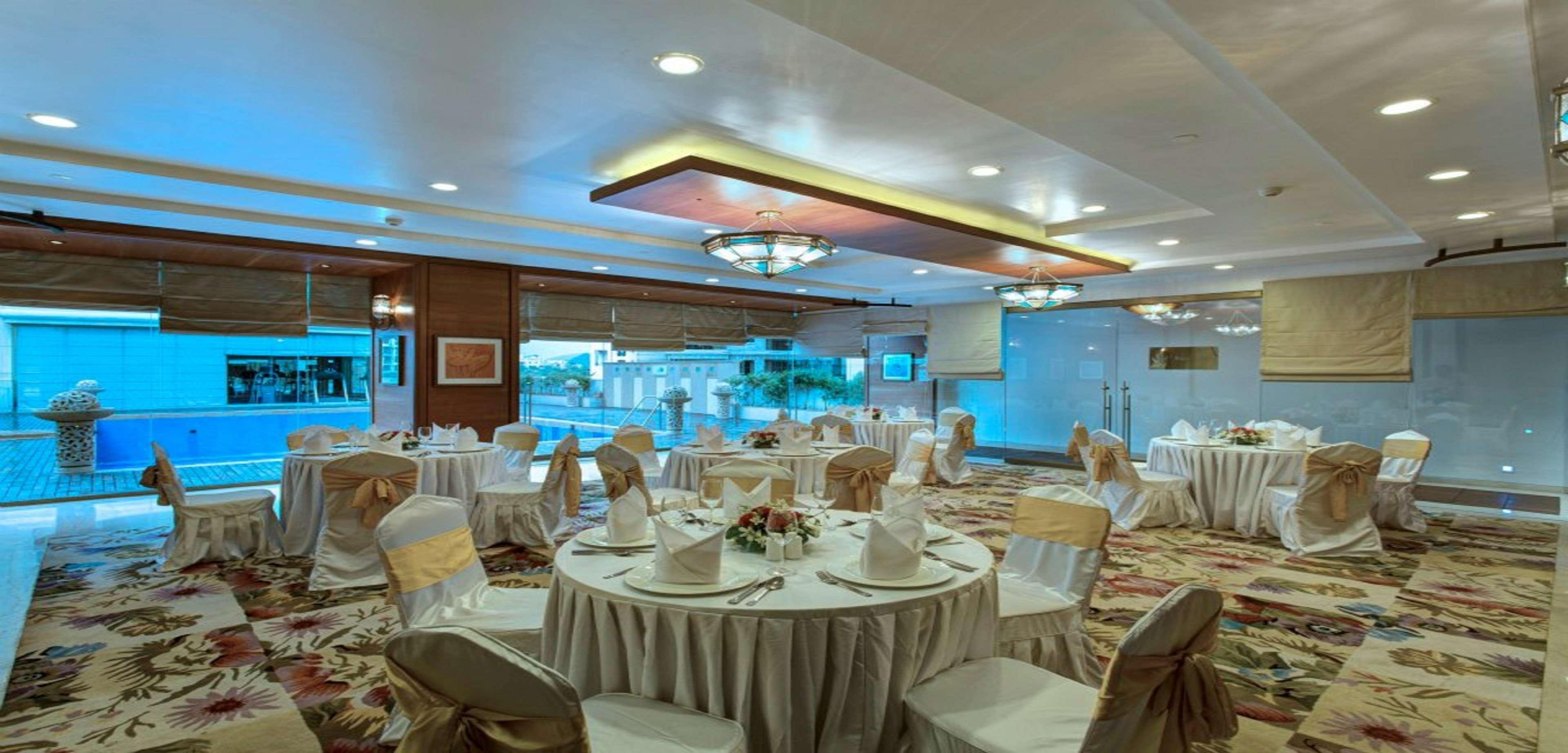 Hotel Royal Tulip Navi Mumbai Exterior foto