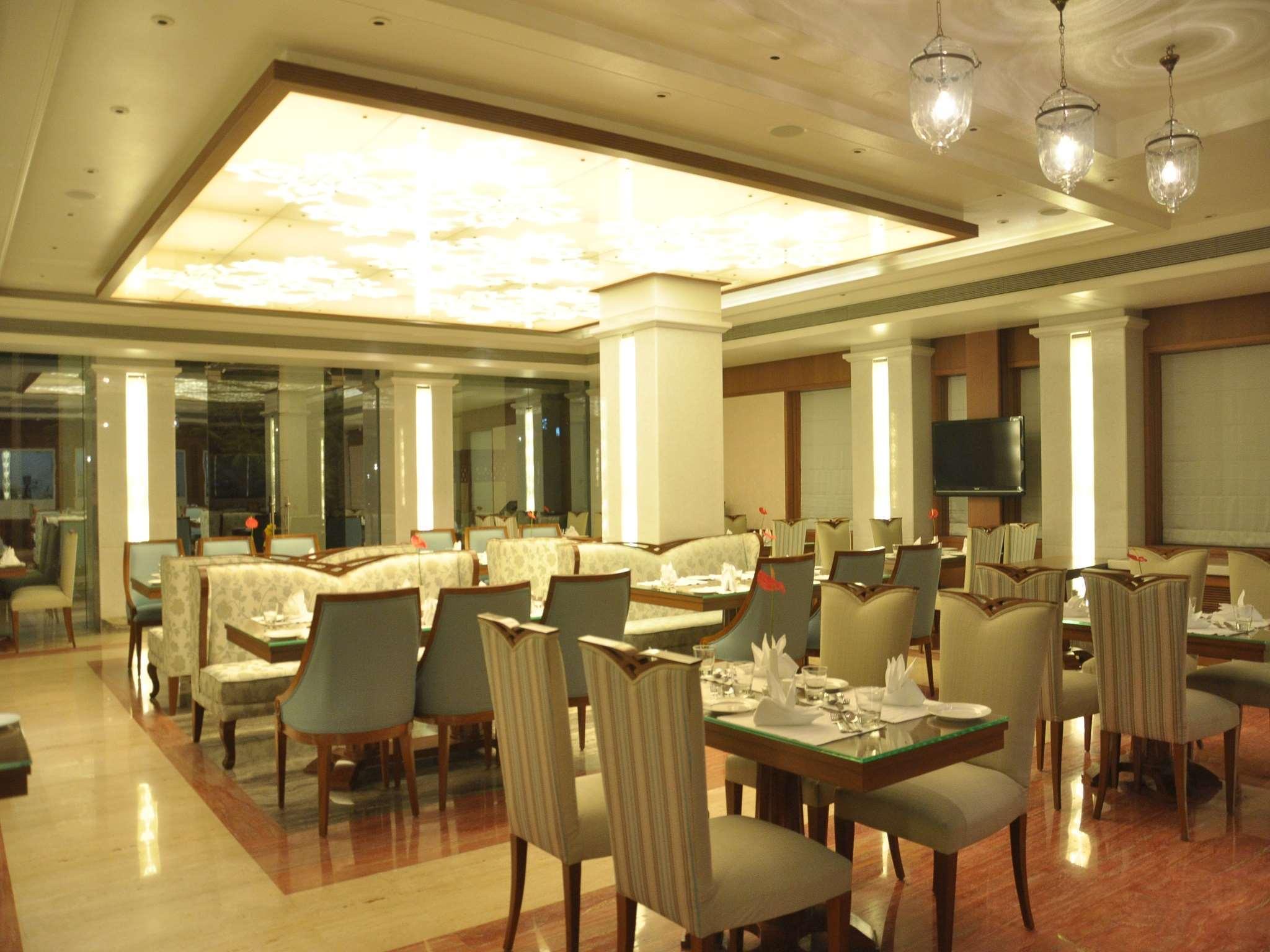 Hotel Royal Tulip Navi Mumbai Exterior foto