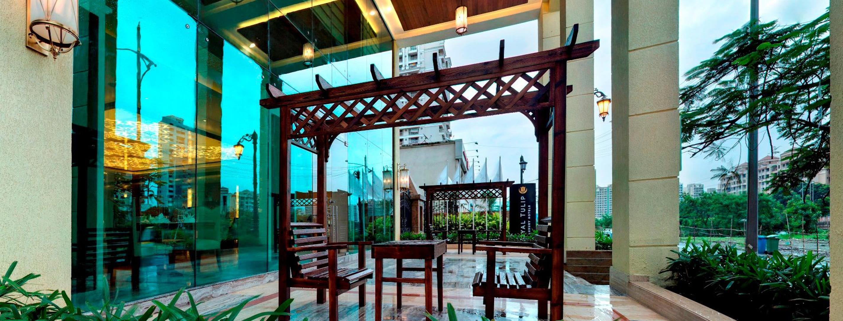 Hotel Royal Tulip Navi Mumbai Exterior foto