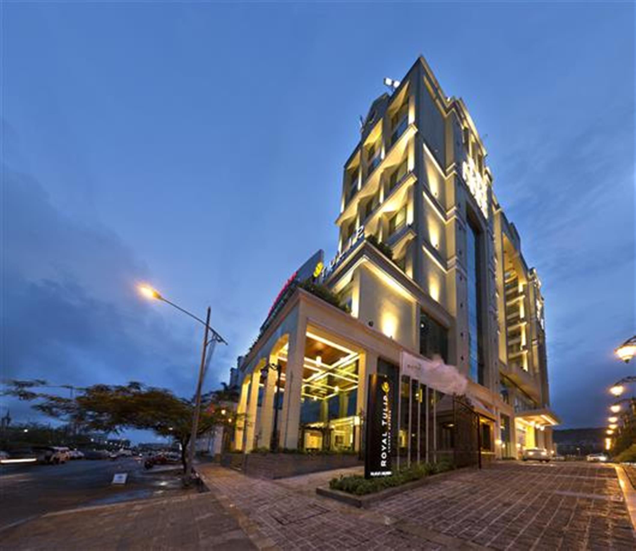 Hotel Royal Tulip Navi Mumbai Exterior foto
