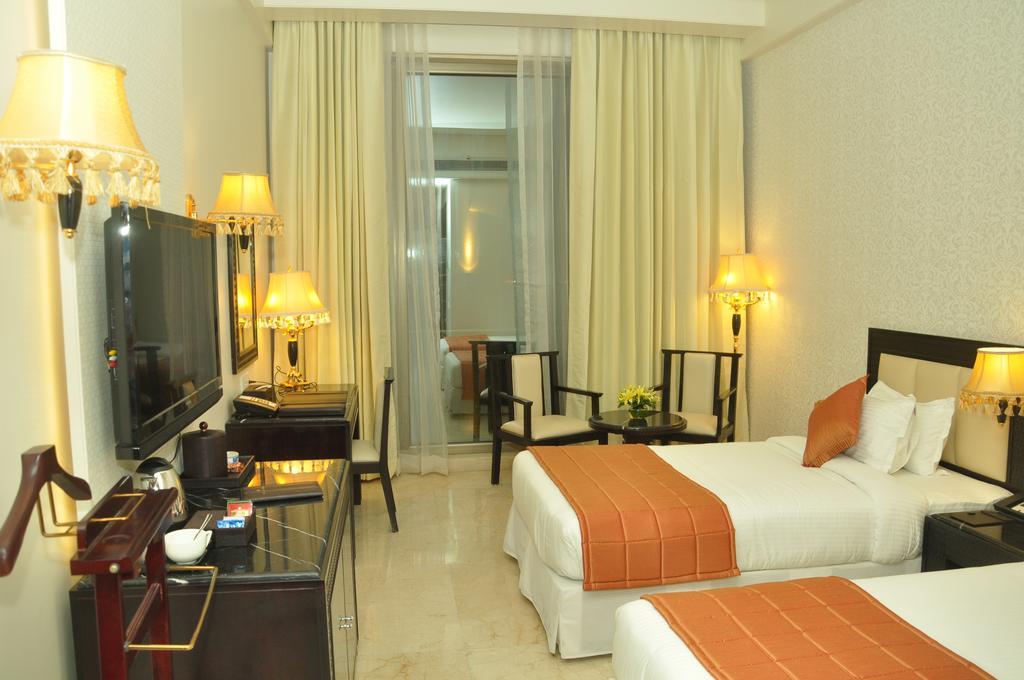 Hotel Royal Tulip Navi Mumbai Exterior foto
