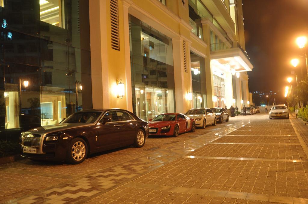 Hotel Royal Tulip Navi Mumbai Exterior foto