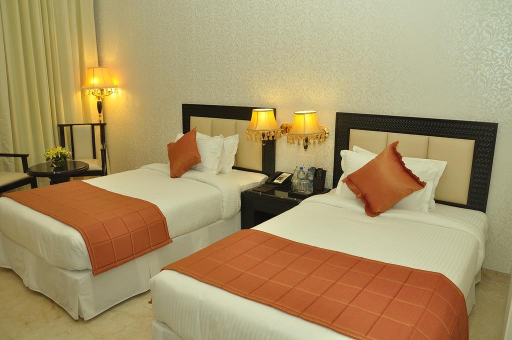 Hotel Royal Tulip Navi Mumbai Exterior foto